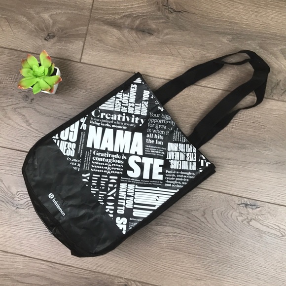 LULULEMON Namaste Small Reusable Lunch Bag Tote